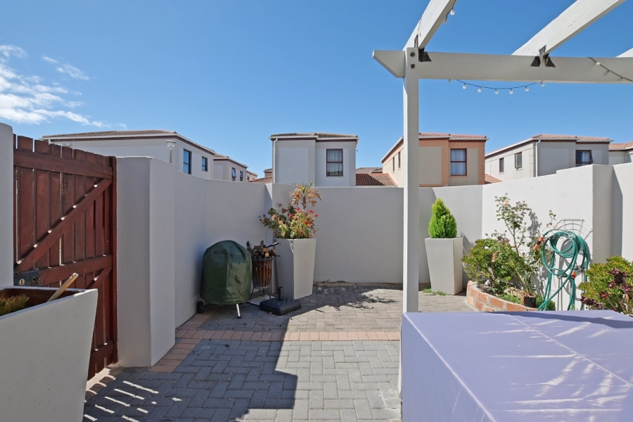 2 Bedroom Property for Sale in Parklands Western Cape